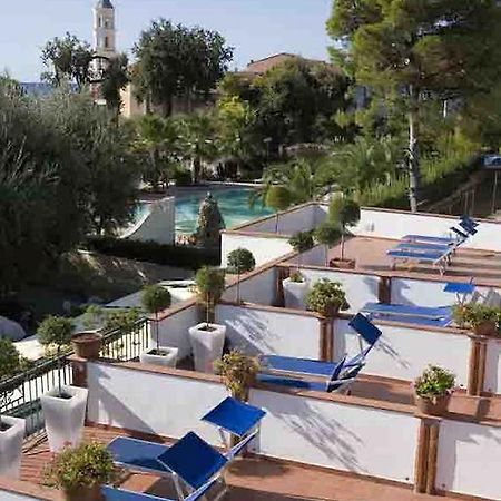 Hotel Ristorante Cavaliere 차리오 외부 사진