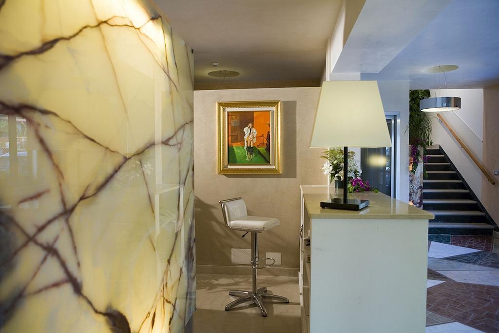 Hotel Ristorante Cavaliere 차리오 외부 사진