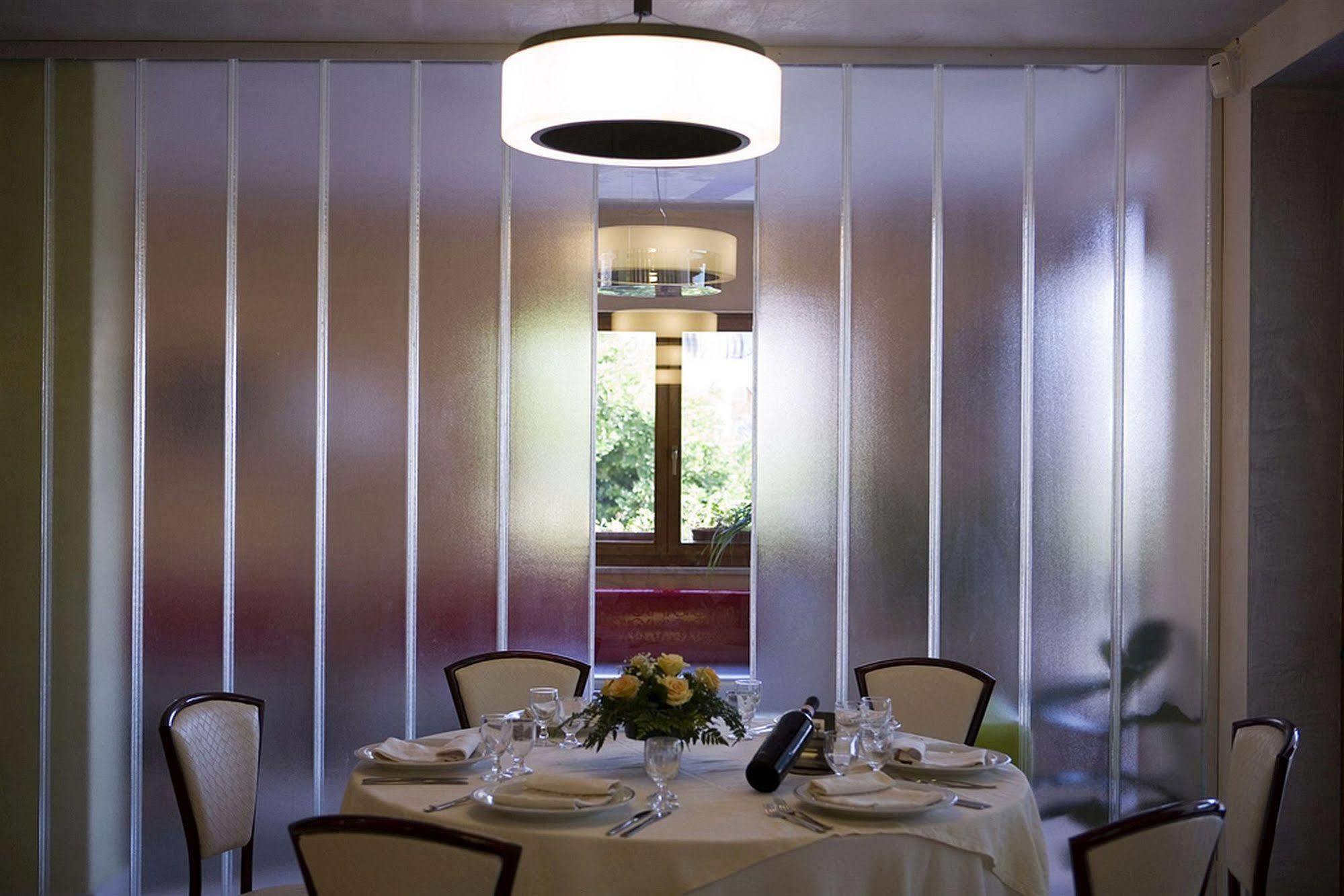 Hotel Ristorante Cavaliere 차리오 외부 사진